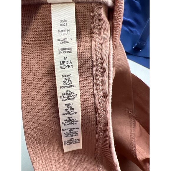 Rhonda Shear 2 Pack Molded Cup Bra with Wrap Back Size Medium Mahogany Navy 616. - Picture 6 of 10